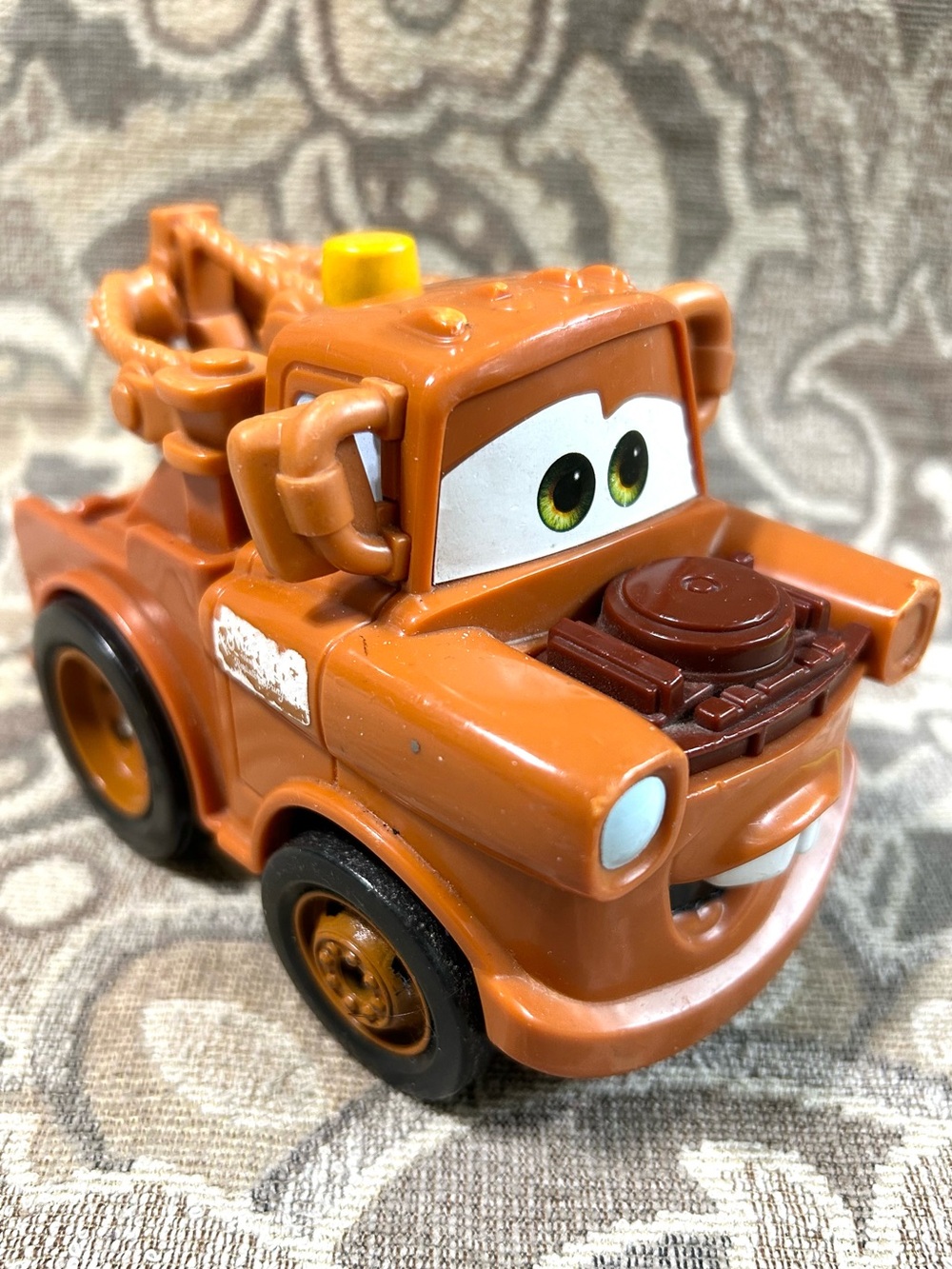 Tow Mater Shake ‘N Go Disney Pixar Cars 2 Brown Tow Truck 2011 Talking Action